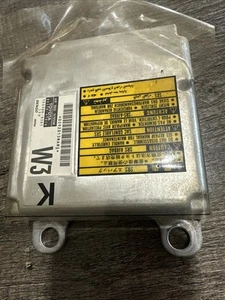 2004-2009 Toyota Prius SRS Module 89170-47070 Bag Control Module 89170-47070 - Picture 1 of 4
