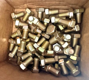 50Pcs FASTENAL Screws HCS 5/8-11" x 1" YZ8 - Picture 1 of 6