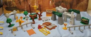 Fisher Price Lot Geo Trax Tracks Signs Bridge Supports Guard Rails Trees - Picture 1 of 7
