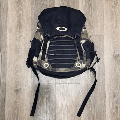 Mochila táctica camuflada Y2K Oakley 34L Foto 1 de 4