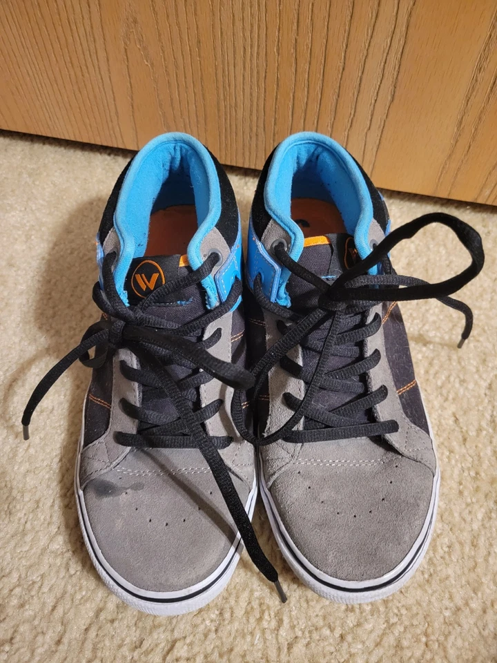  Zapatos de Patinaje Shaun Blancos Gamuza Lona Hombres Talla 7 Azul y Gris Foto 1 de 4