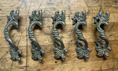 5铸铁维多利亚风格古董抽屉门把手 — 第 1/2 张图片