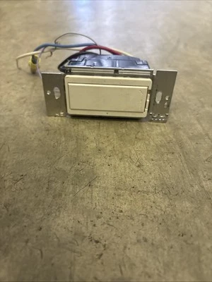 Interruptor atenuador electrónico Lutron HWD-8ANS BISCUT Foto 1 de 4