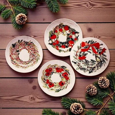 Pier 1 Importaciones Coronas de Navidad Porcelana Ensalada Platos Juego De 4 Nuevos En Caja Foto 1 de 4