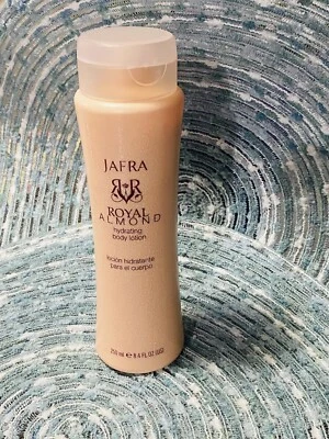 Увлажняющий лосьон для тела Jafra Royal Almond 250 мл 8,4 жидких унции США - Изображение 1 из 4