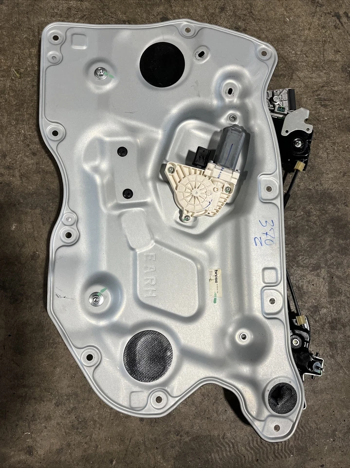 Nissan 370Z 2010 puerta delantera ventana regulador potencia lado derecho pasajero  Foto 1 de 2