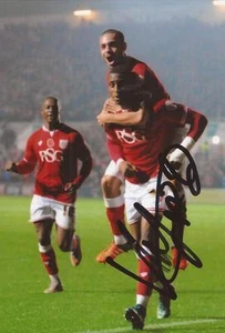 BRISTOL CITY: JONATHAN KODJIA SIGNED 6x4 ACTION PHOTO+COA - Picture 1 of 1