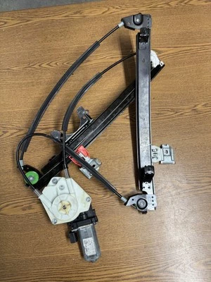 2003-2013 Maserati Quattroporte Left Front Window Glass Regulator & Motor OEM - Image 1 of 4