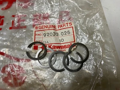 KAWASAKI NOS GEARBOX 25mm CIRCLIPS (5)  S1 S2 S3 KH250 KH400 KX KDX F3 F4 F11 - Image 1 of 2
