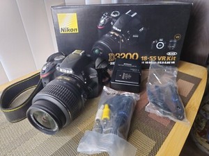 Nikon D3200 Digital SLR Camera with 18-55mm Lens Black Very Good Condition 