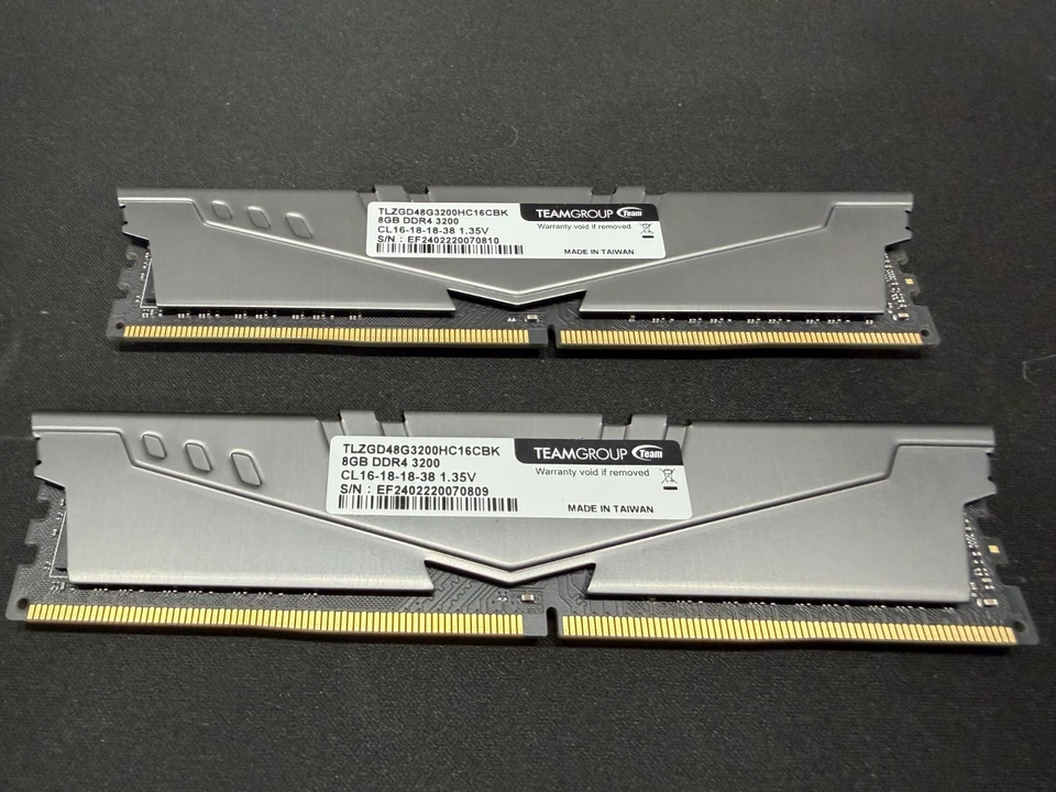 TEAMGROUP 16GB (2x8GB) DDR4 3200MHz RAM (TLZGD48G3200HC16CBK) Foto 1 de 1