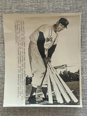 Fantástica foto 1951 Ted William Baseballl AP Wire - ¡Seis bates! Foto 1 de 2