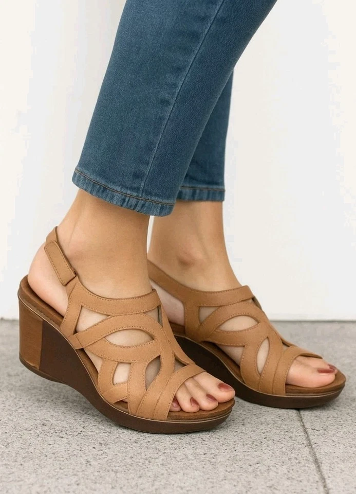 Dansko Mujer Cuero Tostado Felecia Tirantes Tachonados Cómodos Tacones de Cuña 41 Foto 1 de 4