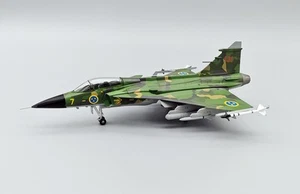 AVIATION 72 1/72 SAAB GRIPEN JAS-39A 39131 SWEDISH AIR FORCE SPLINTER AV7243005 - Foto 1 di 1