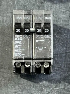NEW Eaton Cutler-Hammer BQ2302120 Quad BR Circuit Breaker (1) 2P 30A (2) 1P 20A - Afbeelding 1 van 1