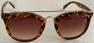 Gafas de sol retro para mujer con patrón de caparazón de tortuga y adornos de metal dorado ¡BONITAS! ¡VINTAGE! - Imagen 1 de 6