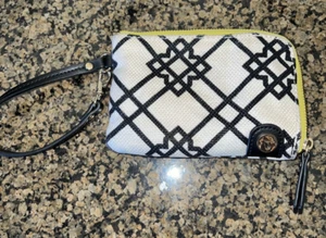 Spartina 449 Cream & Black Zip Wristlet - Picture 1 of 4
