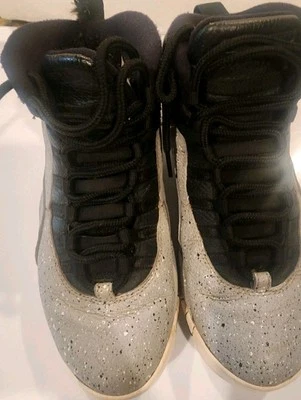 JORDAN 10 GRIS HUMO TALLA 9.5 JORDAN 10 RETRO CEMENTO 2018 GRIS, nuevo inserto Foto 1 de 4