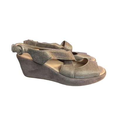 Sandalias brillantes para mujer Johnston Murphy talla 10 doradas tacón de cuña Foto 1 de 4