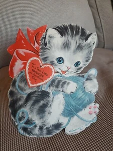 Vintage Valentine Standup Card 1949 Kitten w/Flocked Yarn Die Cut Attached Heart - Picture 1 of 5