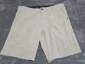 Vuori Performance Pale Beige Lightweight Golf Chino Shorts SZ W32×L8 - Picture 1 of 12