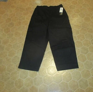 "Briggs", New York -Women's Cropped Pants - Black - in Size 8 - "NEW" with Tags! - Picture 1 of 5