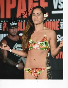 UFC MMA LEGEND ILLIMA LEI MACFARLANE SIGNIERTER BIKINI 8 X 10 - Bild 1 von 1