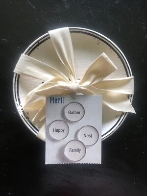Pier 1 Importações Pratos de Aperitivo 4 Peças Reúna Família Ninho Feliz 6” Redondo NOVO - Imagem 1 de 4