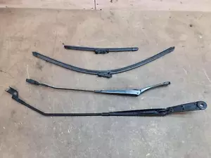 FORD FIESTA ST 2 MK8 B479 17-23 FRONT WINDSCREEN WIPER ARM SET H1BB17526CB - Picture 1 of 10