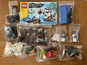 LEGO Pirates Soldiers Outpost 70410 - Complete minus 1 Minifigure w Instructions