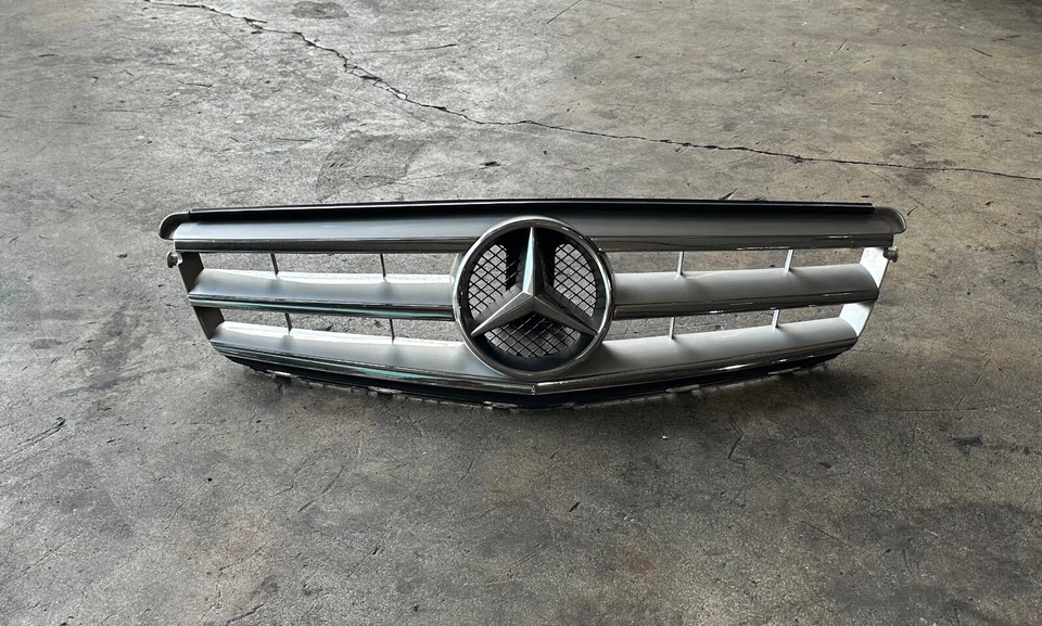 08-14 Mercedes W204 C300 C350 Sport Sedan Radiator Grill Grille Trim Cover OEM - Image 1 of 4