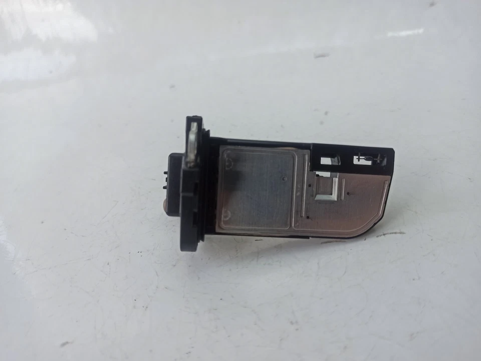 2220426010 DEBITMÈTRE DE MASSE D´AIR / 180782 POUR TOYOTA YARIS _P13_ 1.4 D N Foto 1 de 4