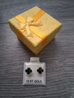 Aretes Broquel flor de 10K / 10k Studs Earrings flower style. dark green. - Image 1 of 4