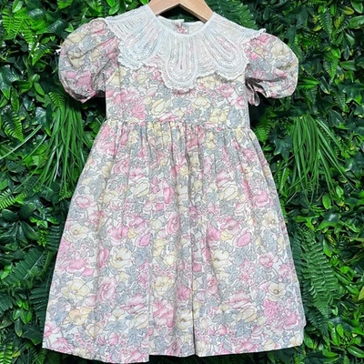 Vintage Girls Size 4 Floral Print Dress With Lace Collar Short Puff Sleeves 3168 - Image 1 of 4