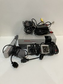Nintendo NES Action Set Home Console Blanco/Gris SIN PROBAR SE VENDE COMO EST&Aacute;