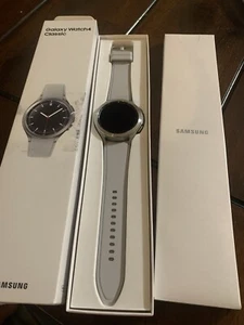 Samsung Galaxy Watch 4 - Zdjęcie 1 z 5