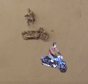 P&D Marsh OO Gauge PW33 1950's motorcycle & rider kit requires painting