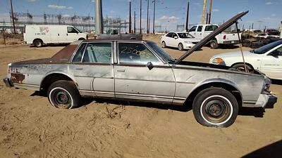 Tornillo de dirección husillo delantero izquierdo Chevy Caprice Driver con buje de rueda 474356 1979 Foto 1 de 4