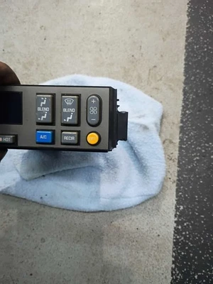 88-94 GMC CHEVY TRUCK CLIMATE HEATER CONTROL 93 92 max SILVERADO SUBURBAN SIERRA - Image 1 of 4