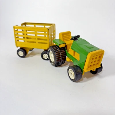 80s Vintage Tonka Farm Tractor (811002) & Wagon (55321) Die-cast & Plastic - Image 1 of 4
