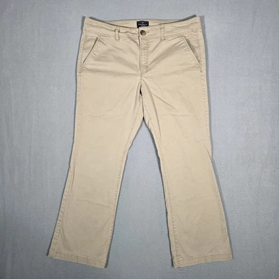 Pantalones American Eagle para mujer 14 cortos beige corte bota elástica caqui tostado Foto 1 de 4