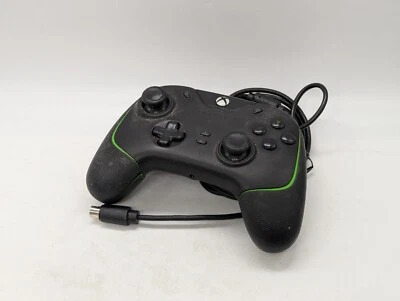 FAULTY RB Razer Wolverine V2 gaming controller USB wired black for Xbox PC READ - Image 1 of 4
