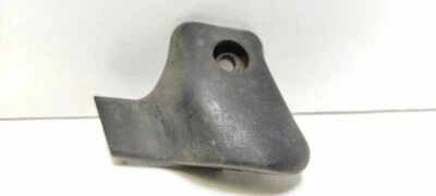 Volkswagen PASSAT B5 1997 otra pieza compartimento motor 3B0823433 UST51493 Foto 1 de 2