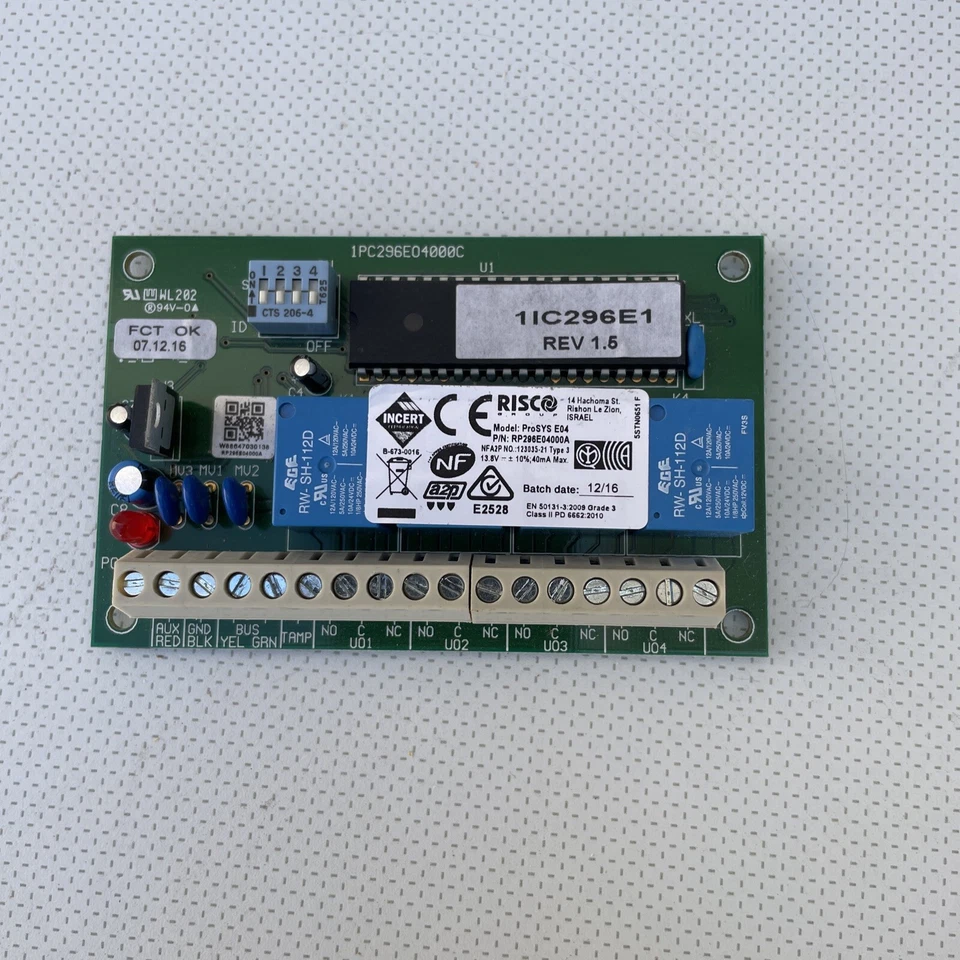 RISCO RP296E04000A - MODULE EXTENSION 4 SORTIES   - Photo 1/1
