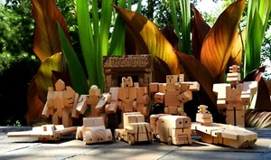 Woobots series 1: Wooden Transforming Robots (Stealth,Beetle,Truck,Bus,Carrier) - Picture 1 of 12