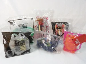 McDonalds Group of Toys Hulk, Donatello, Yoda, Madagascar, Hayden, and BBQ - Afbeelding 1 van 8