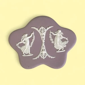 Wedgwood Lilac Jasperware Trinket Box. - Picture 1 of 6