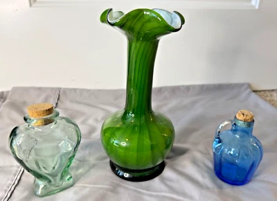 Lot of 3 Vintage Glass - Green Spiral Atomic Vase, Cobalt Blue Jug, Green Heart  - Image 1 of 4