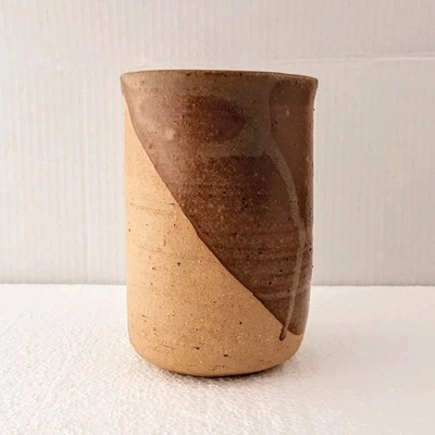 Vaso de cerâmica jogado à mão copo bronzeado marrom esmalte gotejamento 6" assinado pelo artista - Imagem 1 de 4