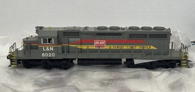 MTH O 20-2365-3 SD40-2 Diesel Engine Seaboard 8020 3-Rail Non- Powered - Image 1 of 4